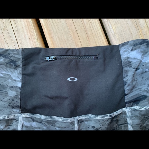 Oakley Essential Mesh Yoga Pant (S) - Picture 4 of 5